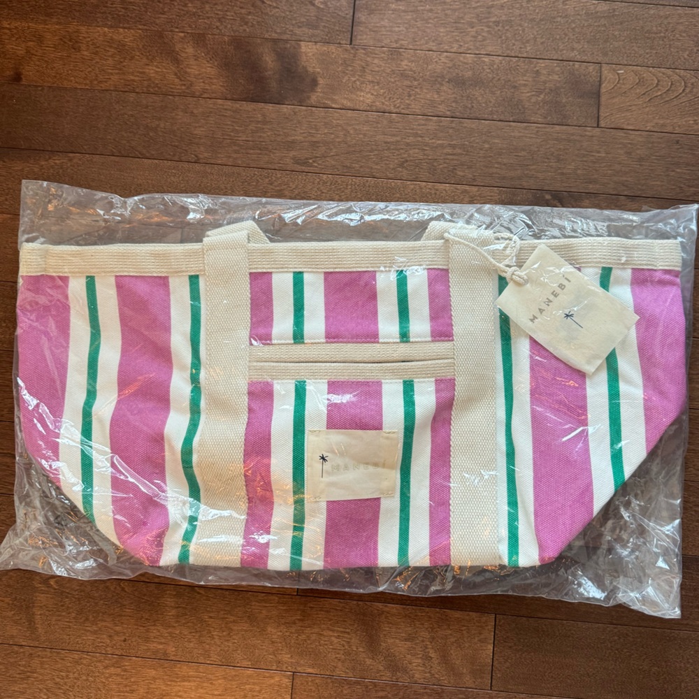 Manebi Tote NWT